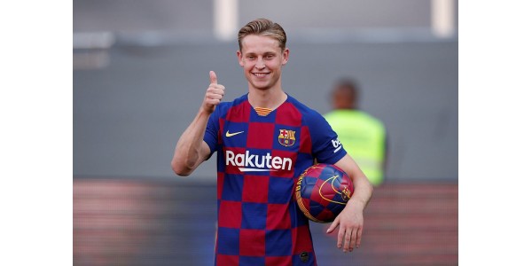 Frenkie de Jong a remporté le ballon de Barcelone